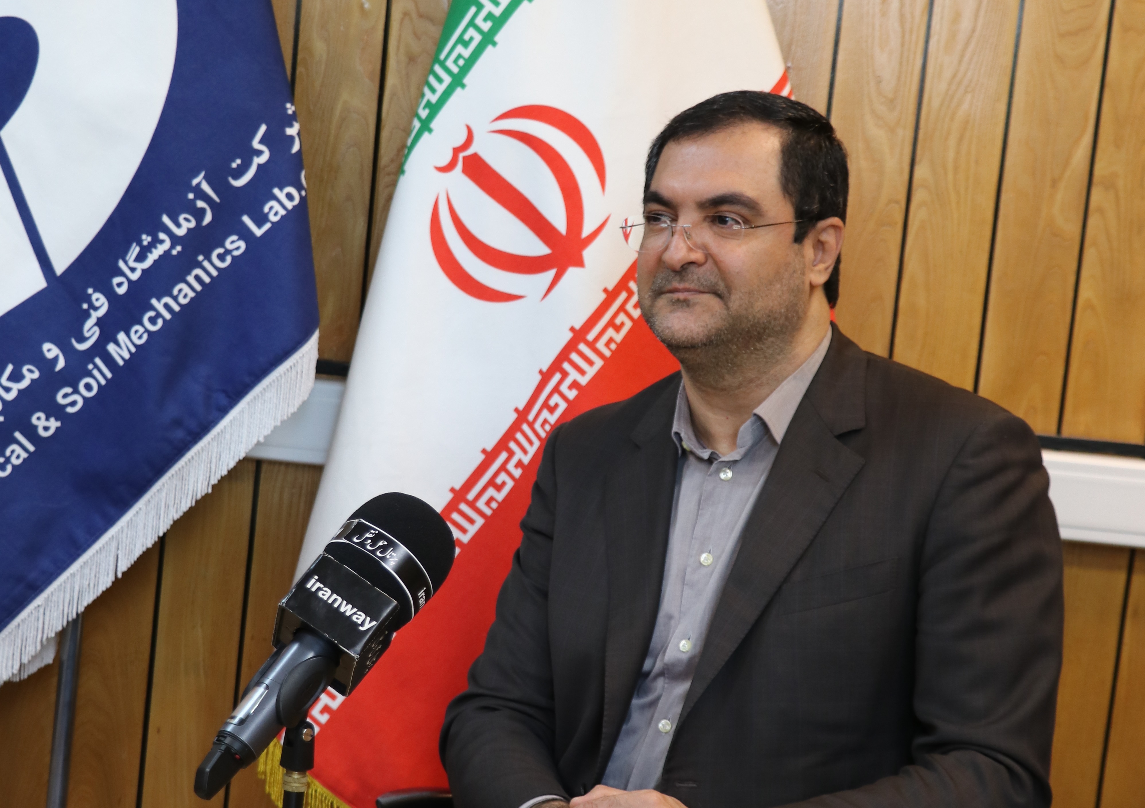 مهندس مجید کیانپور مدیرعامل شرکت آزمایشگاه فنی و مکانیک خاک