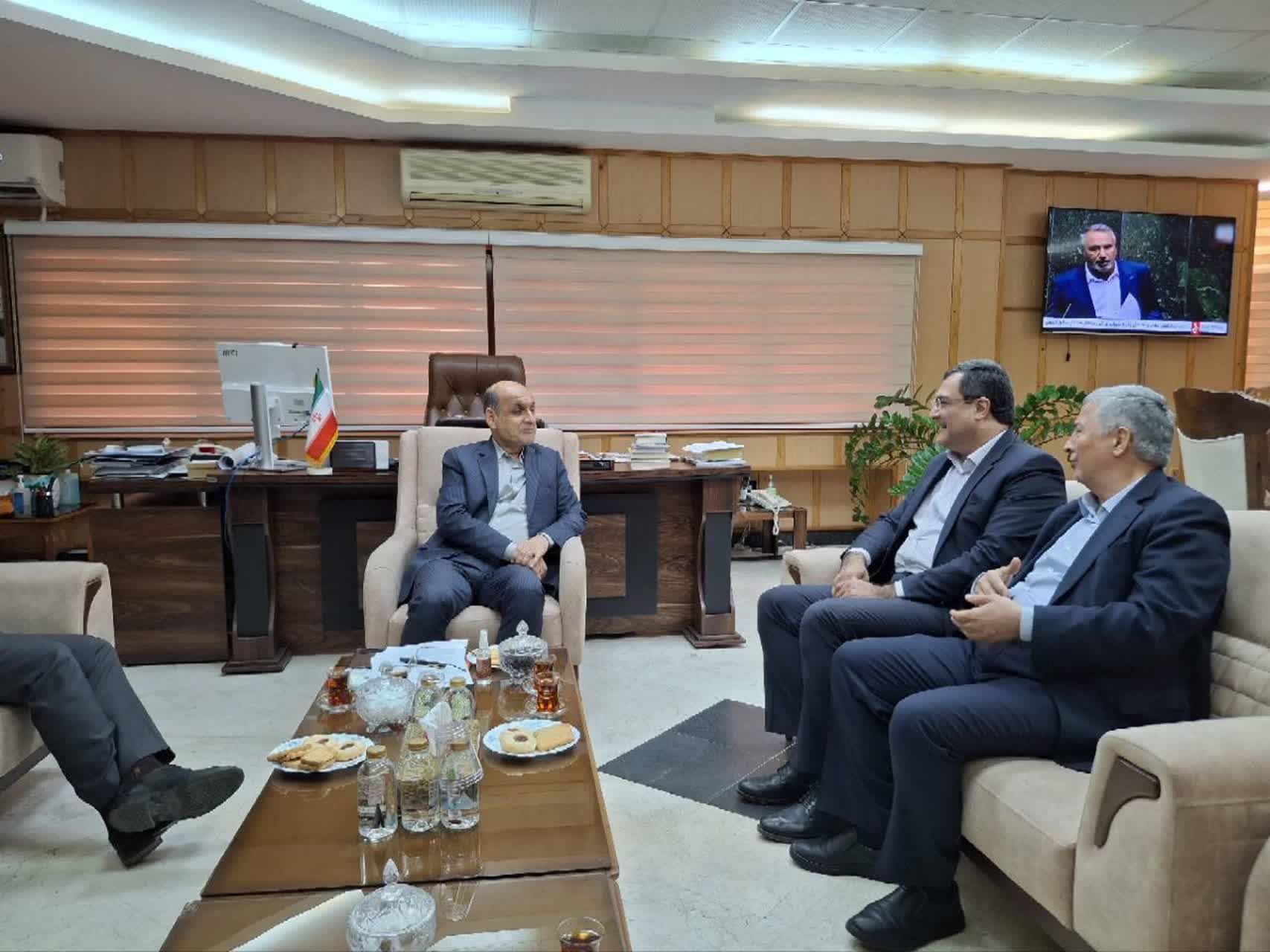 دیدار مدیر عامل آزمایشگاه فنی و مکانیک خاک با استاندار گیلان