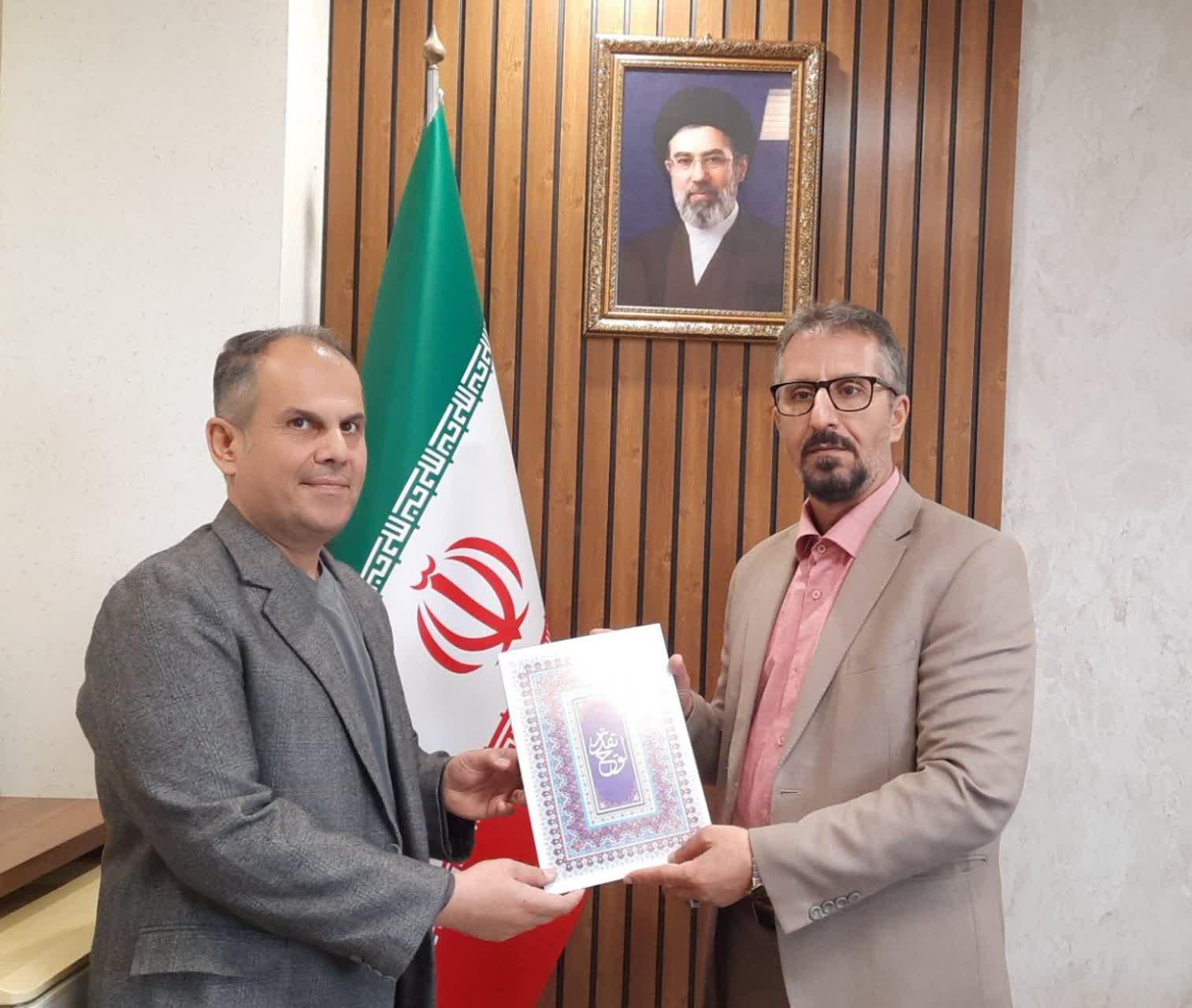 تجلیل و تقدیر از خدمات مسئول آزمایشگاه فني و مکانیک خاک شعبه شهرستان صومعه سرا