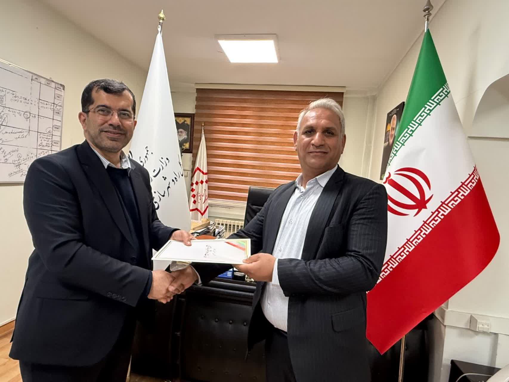 تقدیر از مهندس بیکی در جلسه شورای هماهنگی راه و شهرسازی