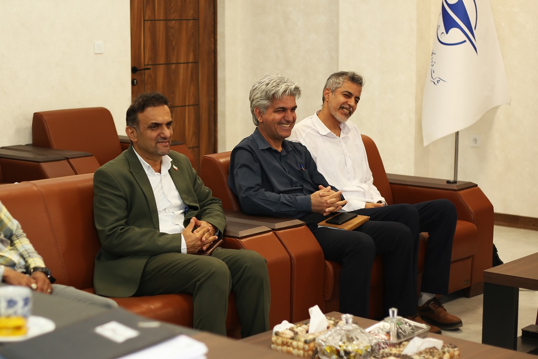 گزارش تصویری از دیدار و گفتگوی مدیر آزمایشگاه بوشهر با مدیرکل فرودگاه های استان